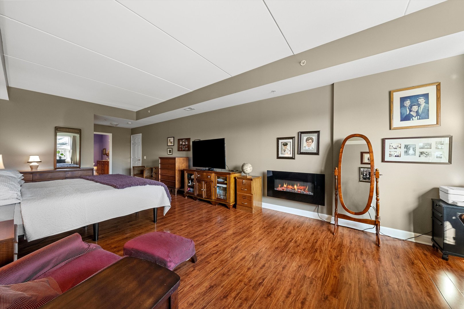 10 N GILBERT Street #314, South Elgin, IL 60177