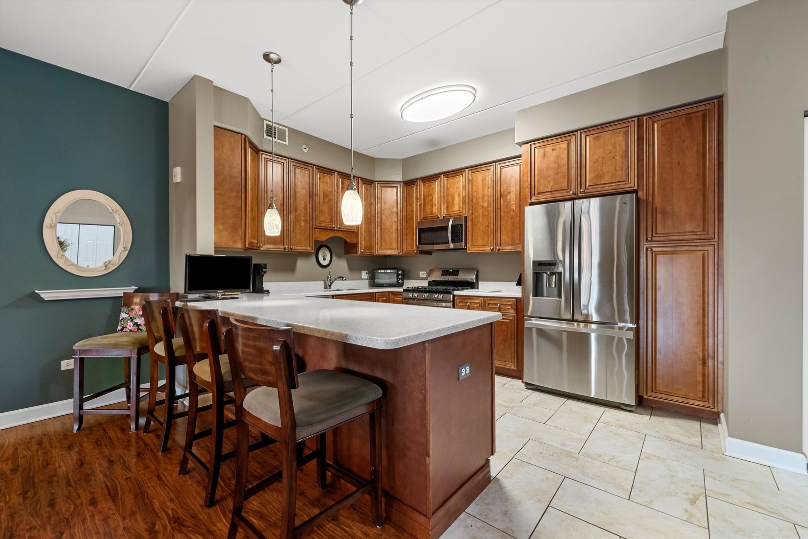 10 N GILBERT Street #314, South Elgin, IL 60177