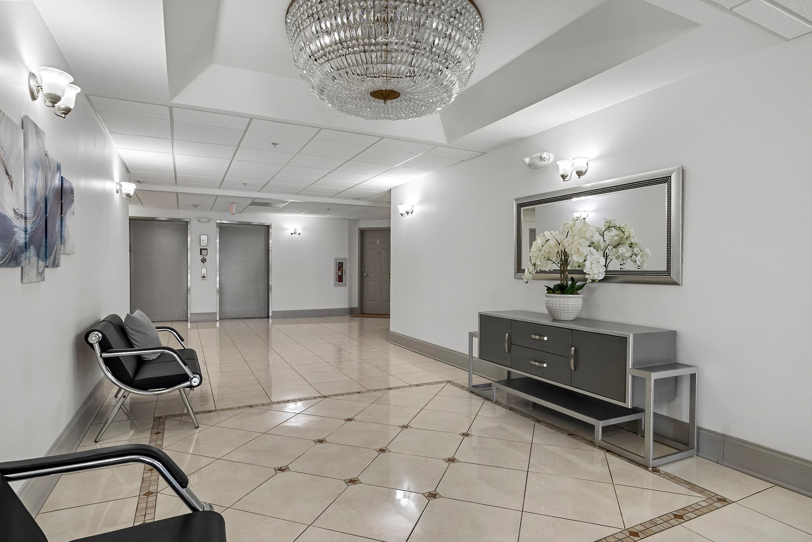 10 N GILBERT Street #314, South Elgin, IL 60177