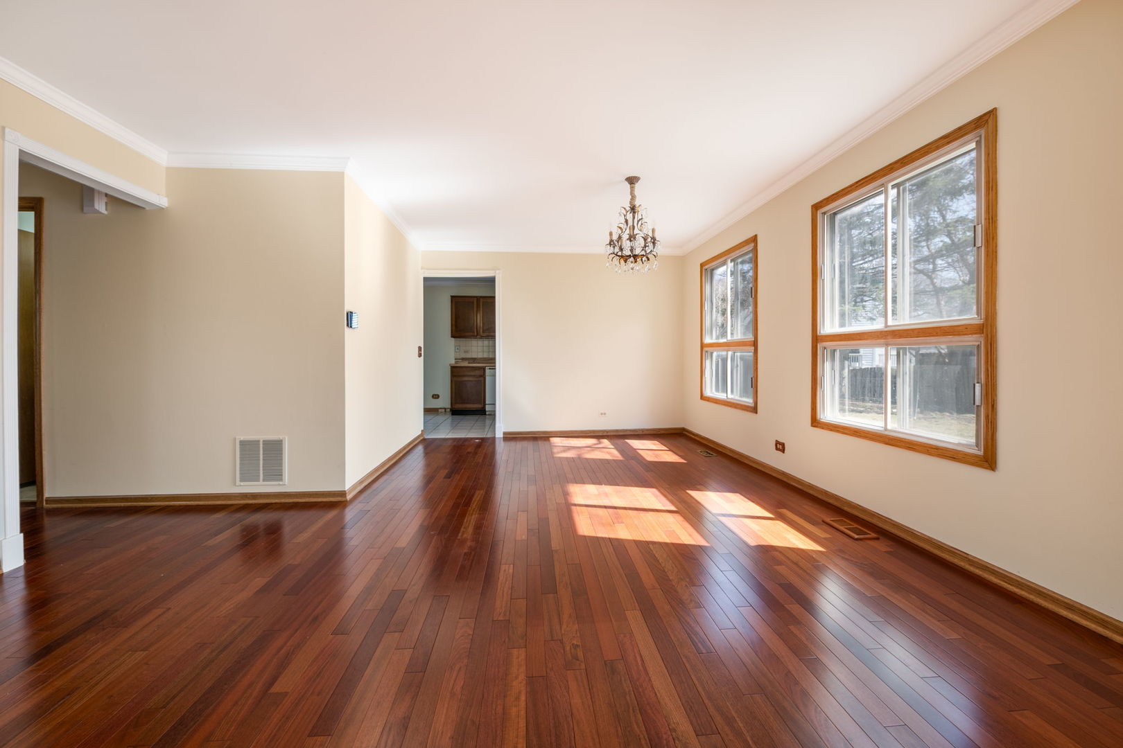 1008 Churchill Drive, Naperville, IL 60563