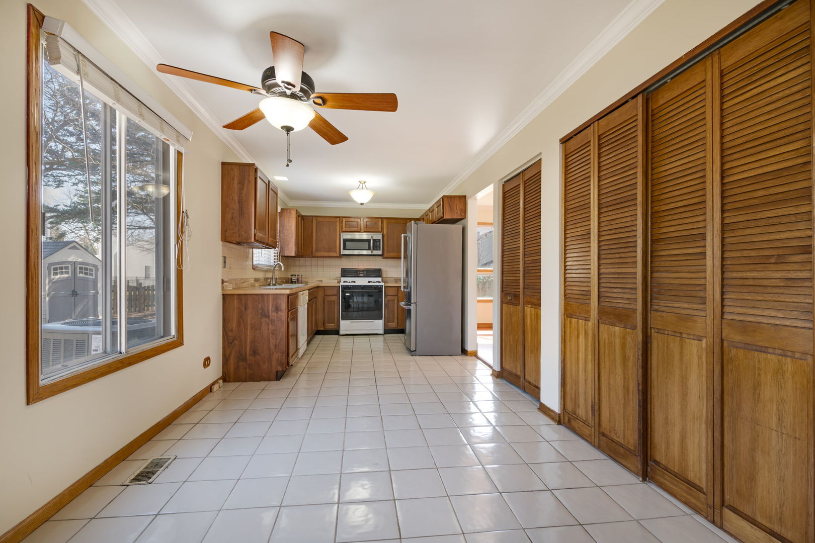 1008 Churchill Drive, Naperville, IL 60563