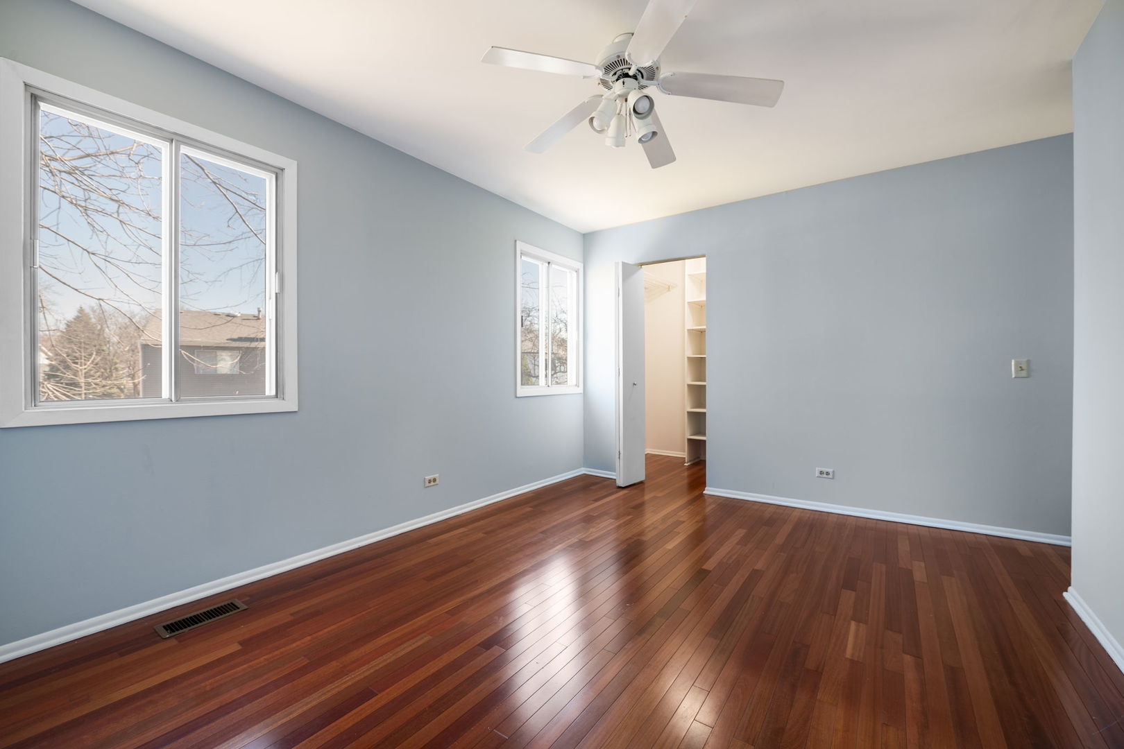 1008 Churchill Drive, Naperville, IL 60563