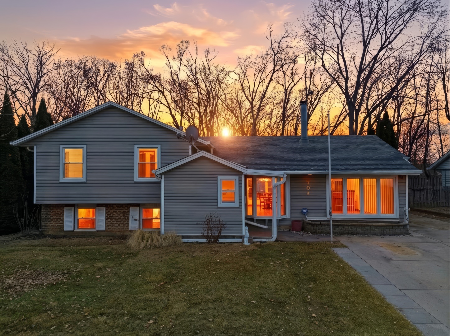 704 Springfield Drive, Roselle, IL 60172