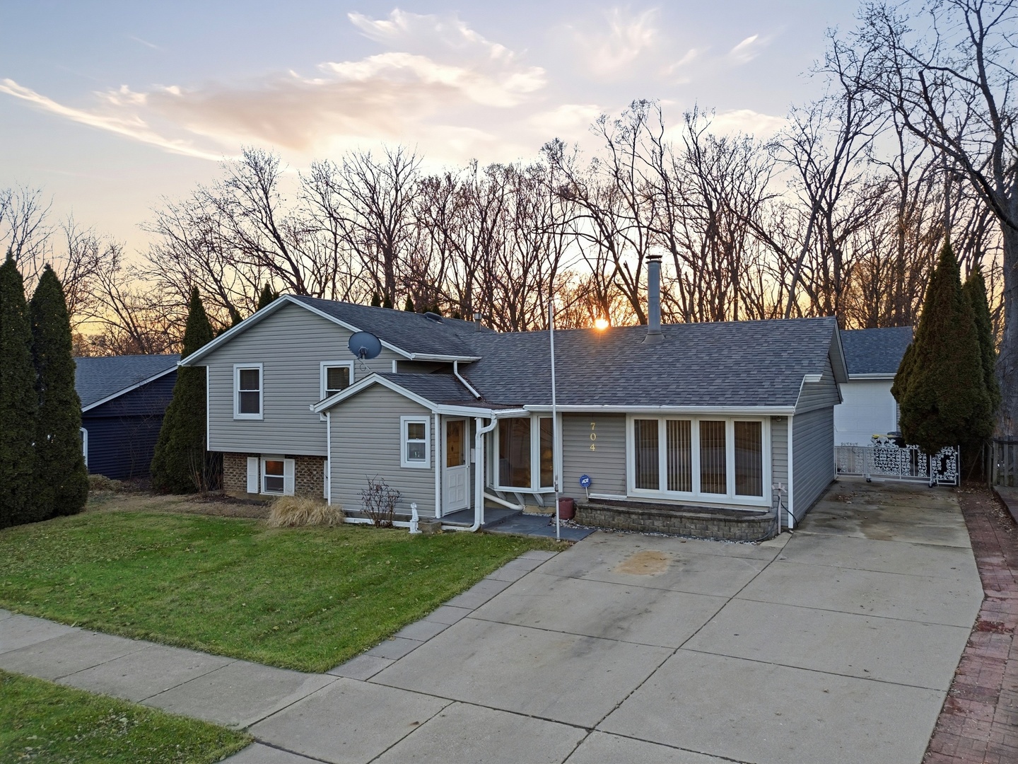 704 Springfield Drive, Roselle, IL 60172