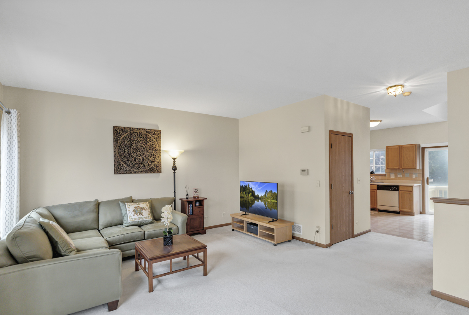 282 Monarch Drive #24, Streamwood, IL 60107