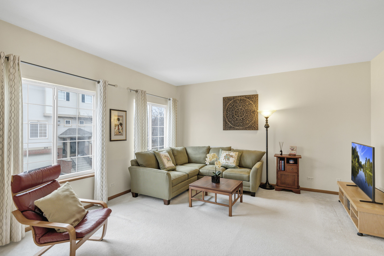 282 Monarch Drive #24, Streamwood, IL 60107