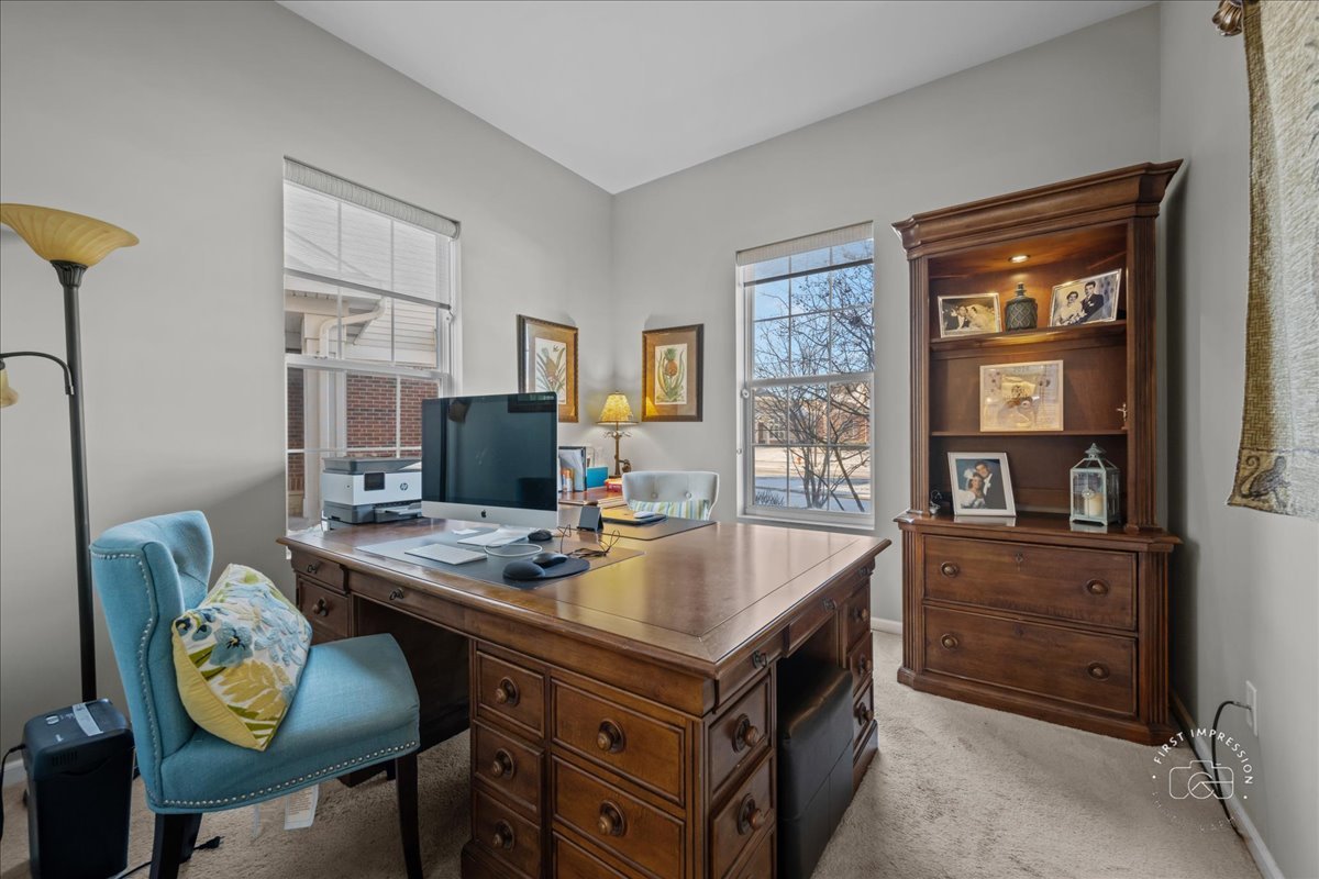 1018 Ravendale Court, Naperville, IL 60540