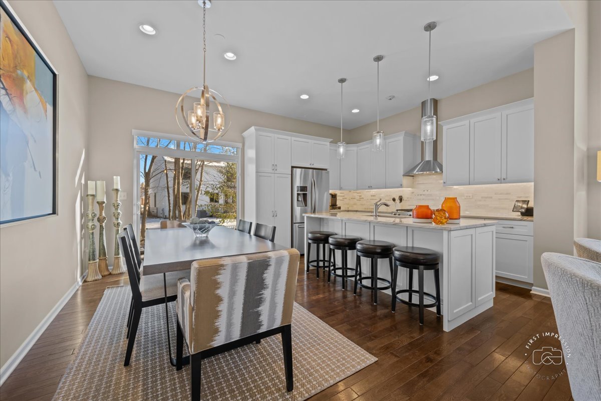 1018 Ravendale Court, Naperville, IL 60540