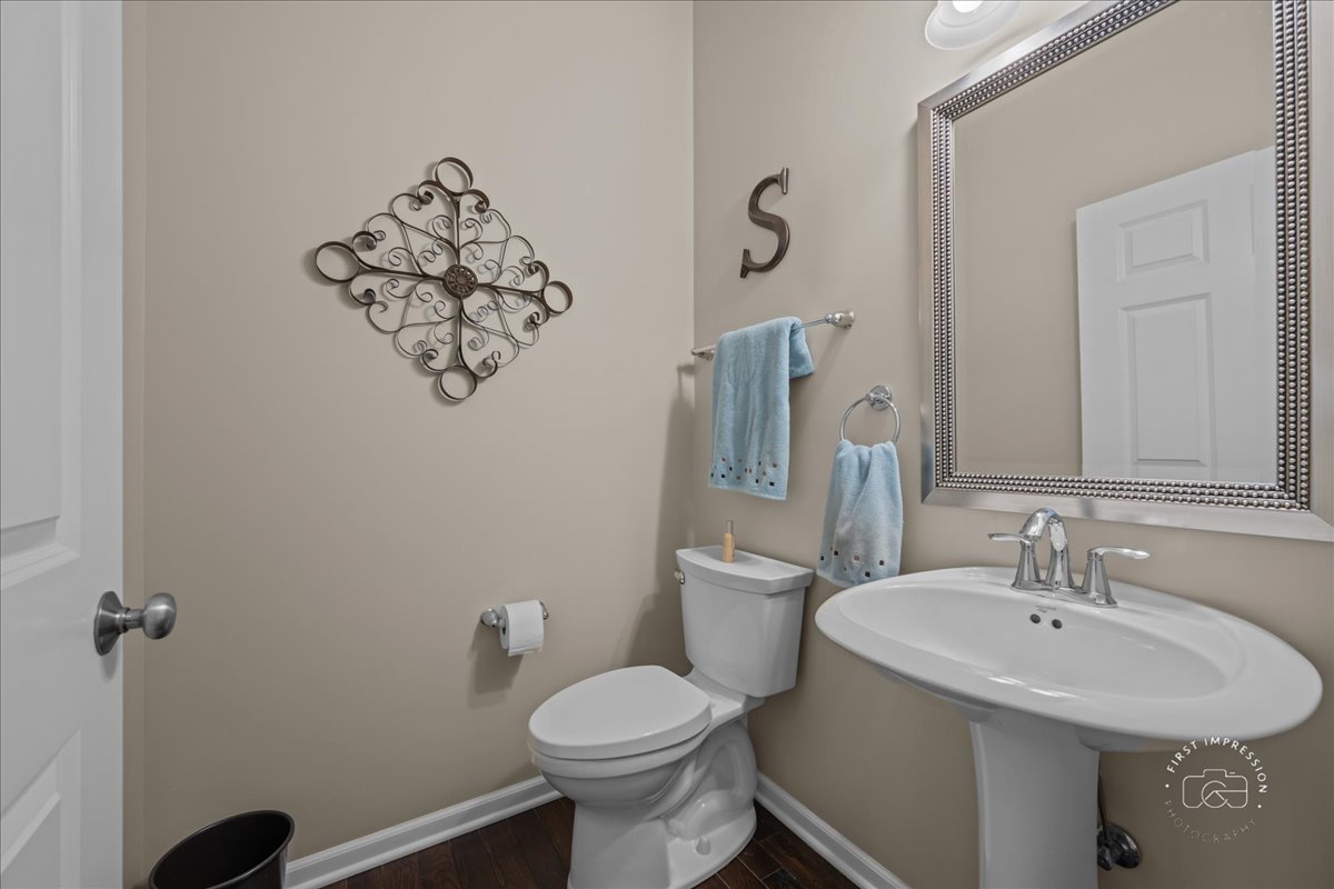 1018 Ravendale Court, Naperville, IL 60540