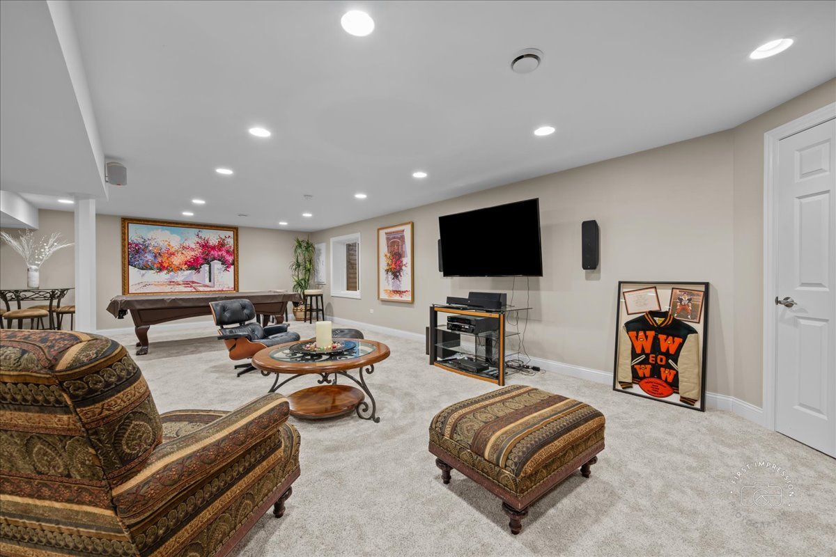 1018 Ravendale Court, Naperville, IL 60540