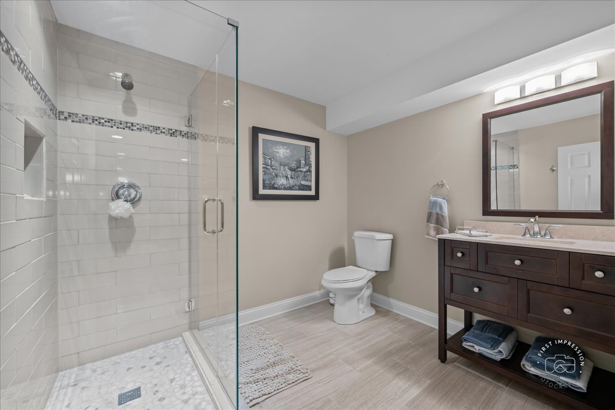 1018 Ravendale Court, Naperville, IL 60540