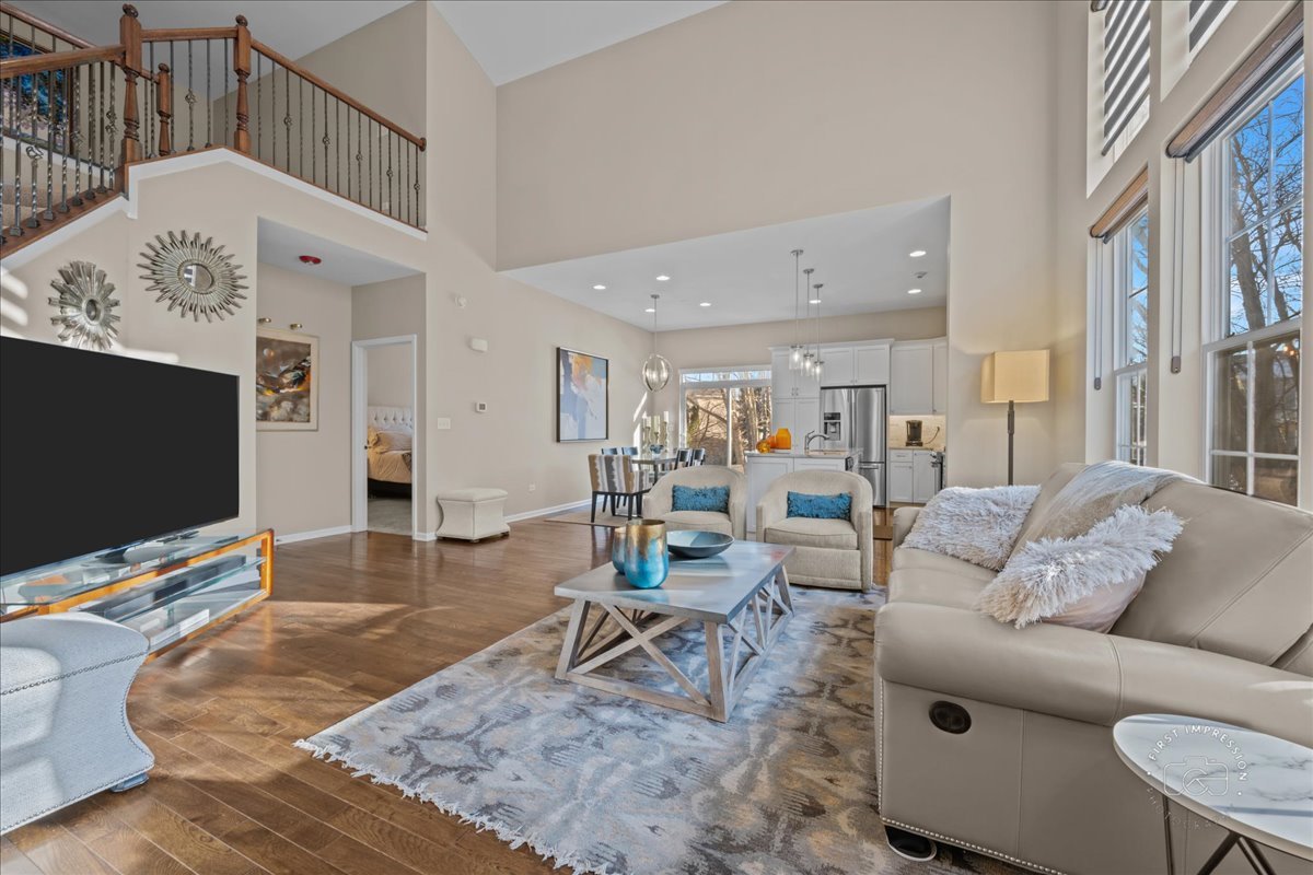 1018 Ravendale Court, Naperville, IL 60540