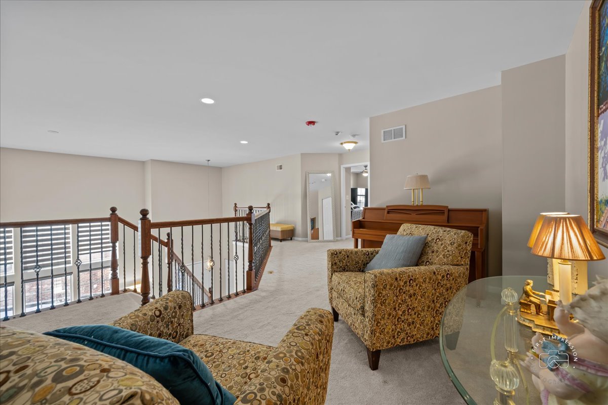 1018 Ravendale Court, Naperville, IL 60540