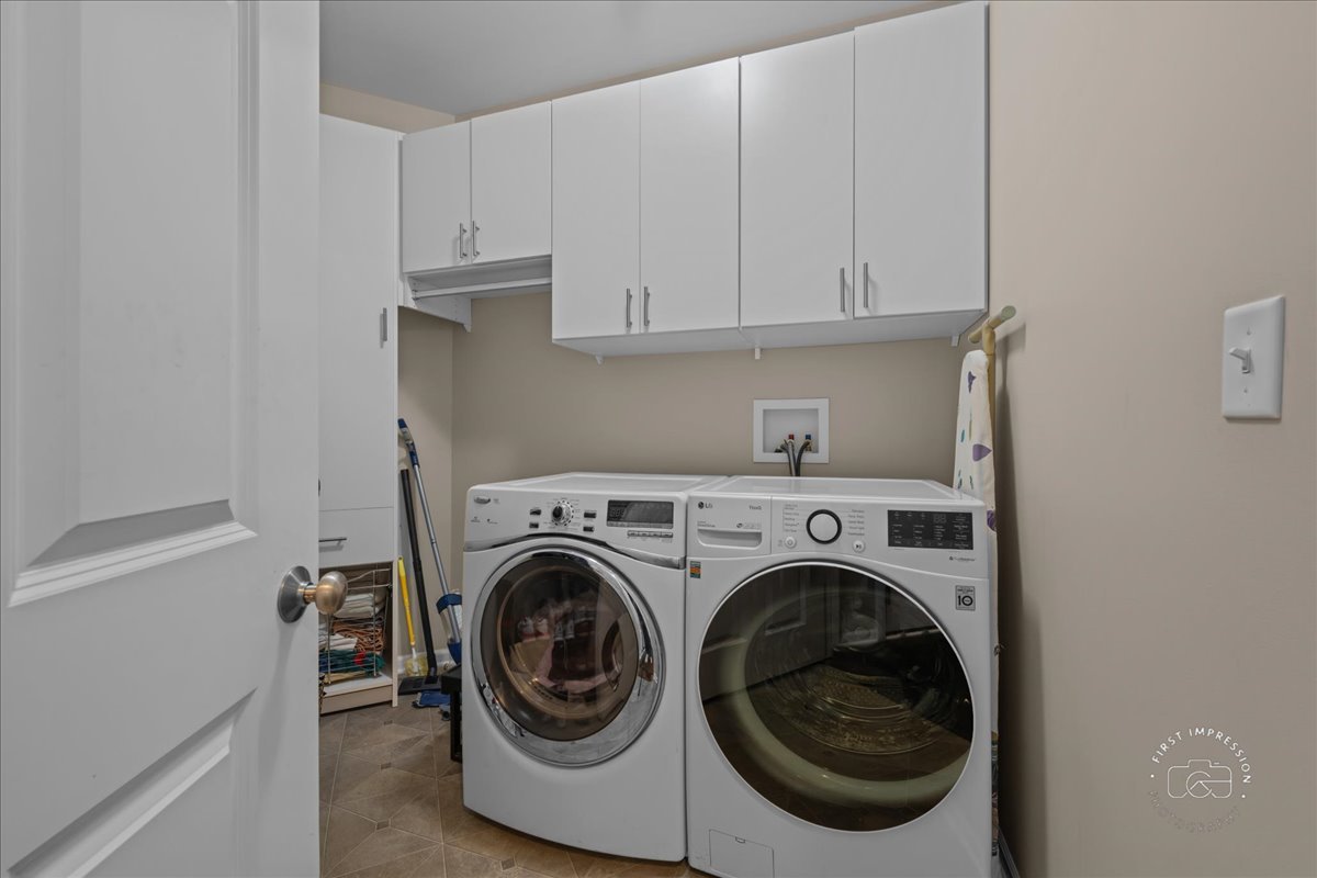 1018 Ravendale Court, Naperville, IL 60540