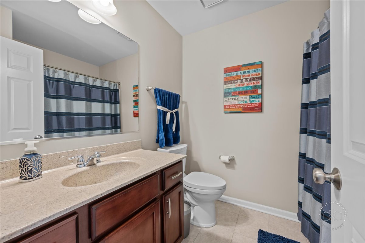 1018 Ravendale Court, Naperville, IL 60540