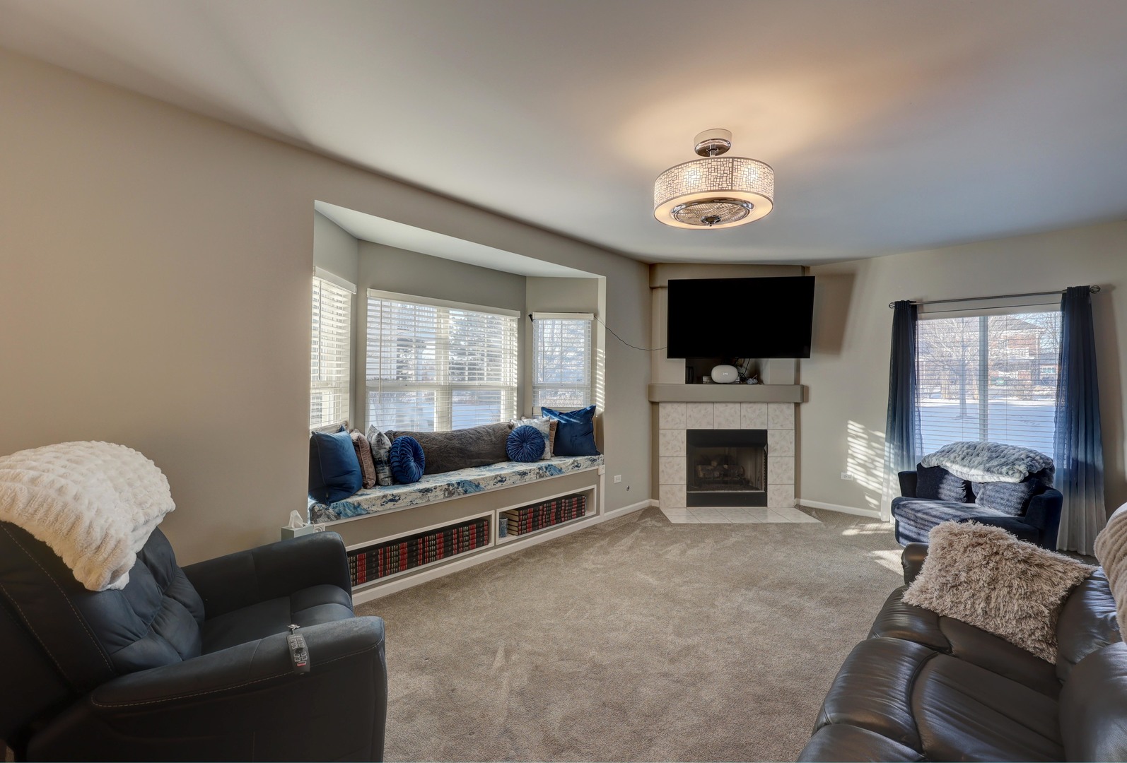 1094 Delta Drive #1094, Elgin, IL 60123