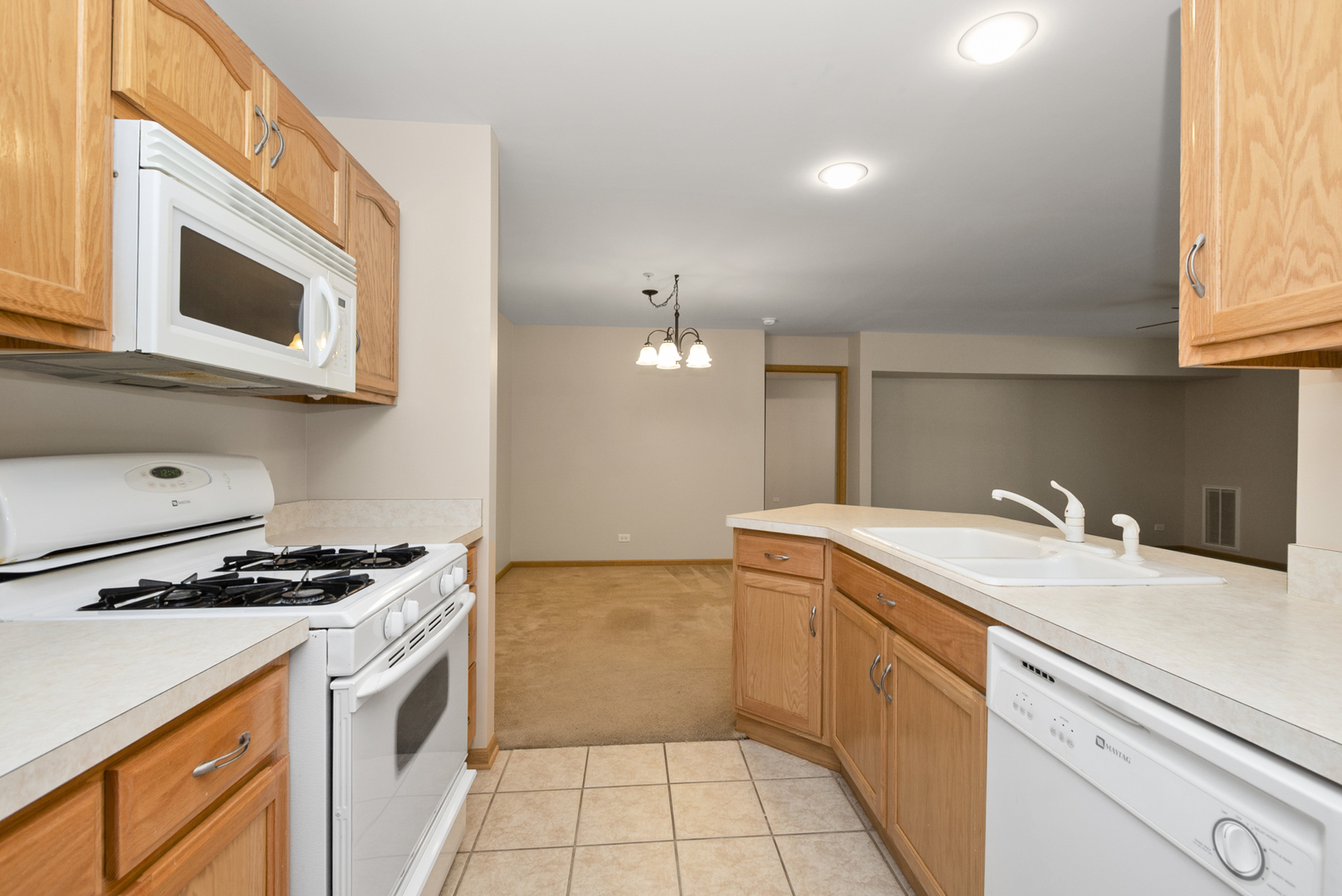 20301 S Pine Hill Road #1D, Frankfort, IL 60423