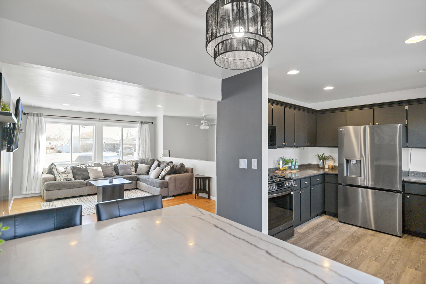 1809 Maplewood Court, Lindenhurst, IL 60046