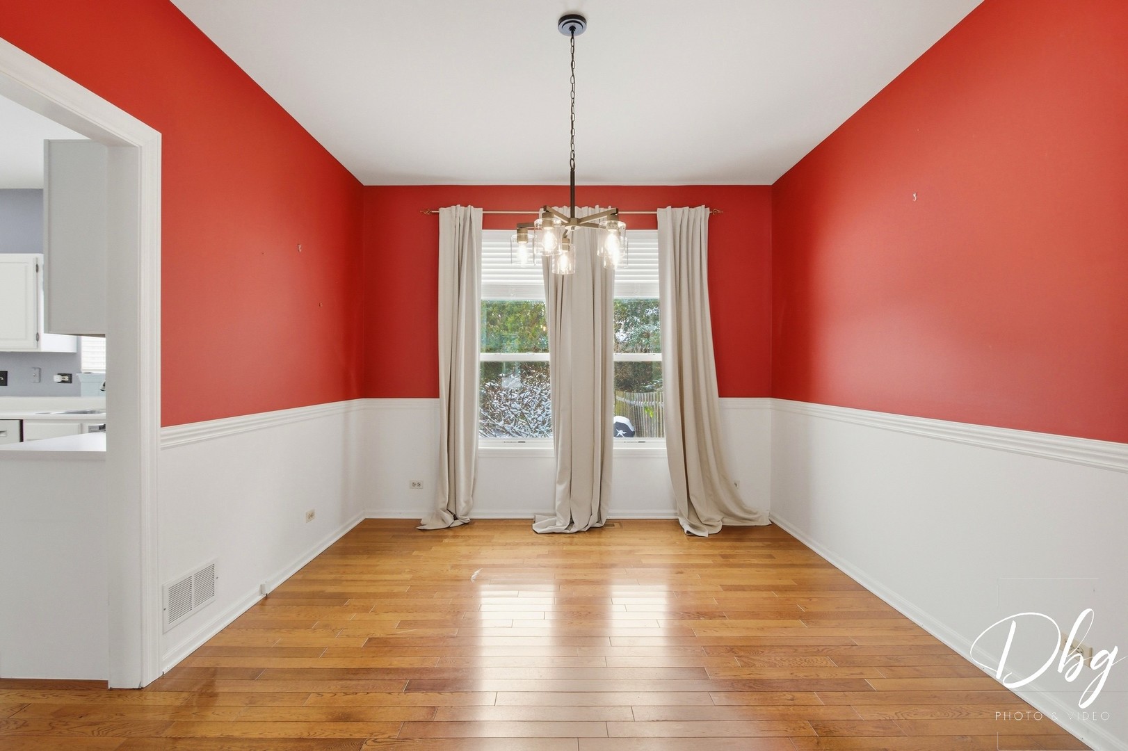 275 N Cambridge Court, Grayslake, IL 60030