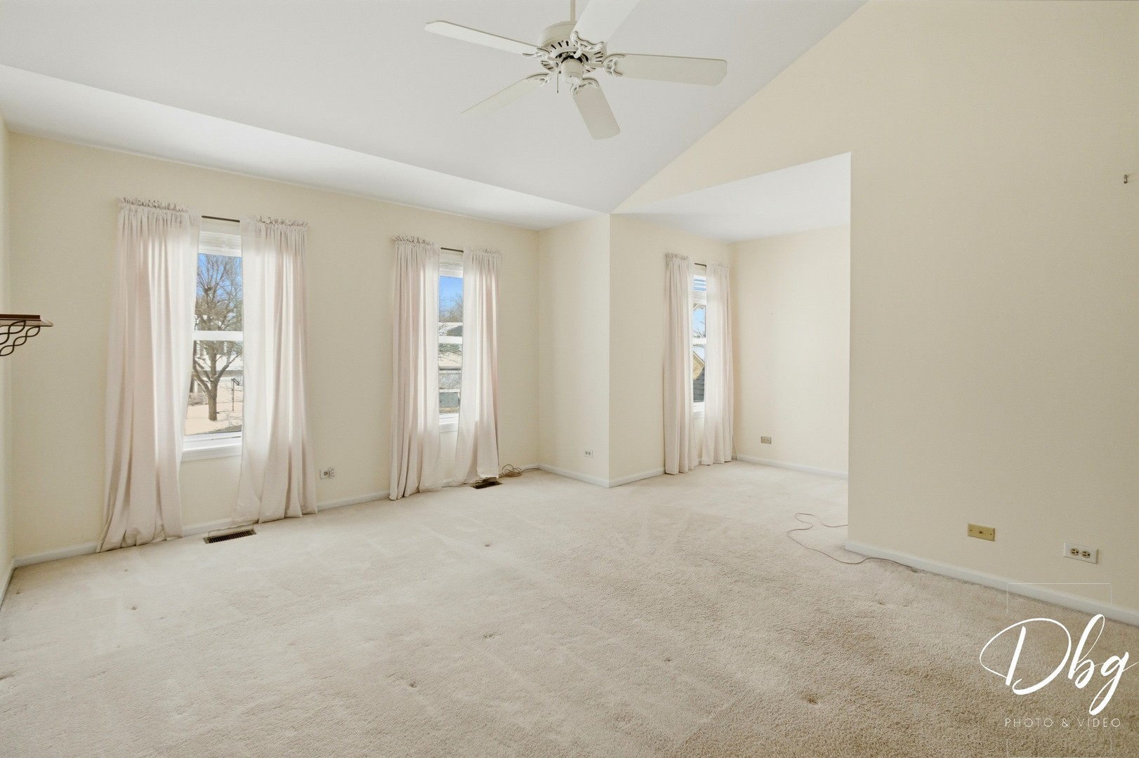 275 N Cambridge Court, Grayslake, IL 60030