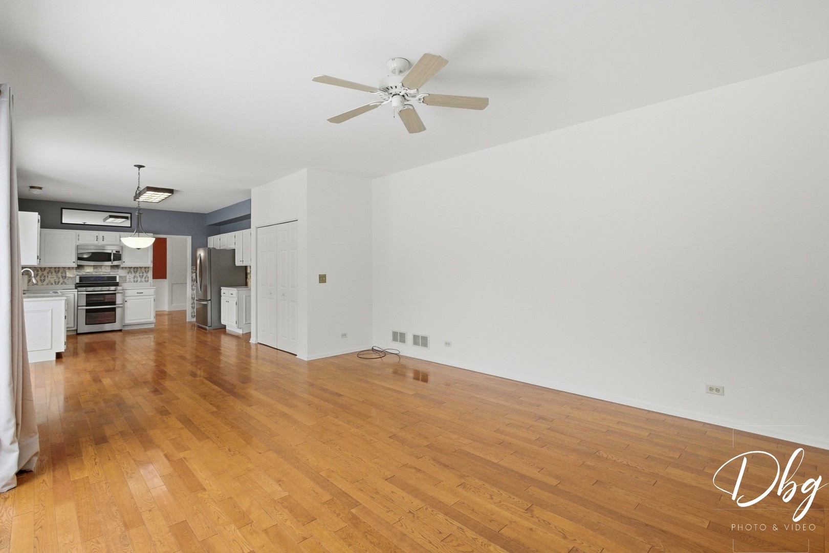 275 N Cambridge Court, Grayslake, IL 60030