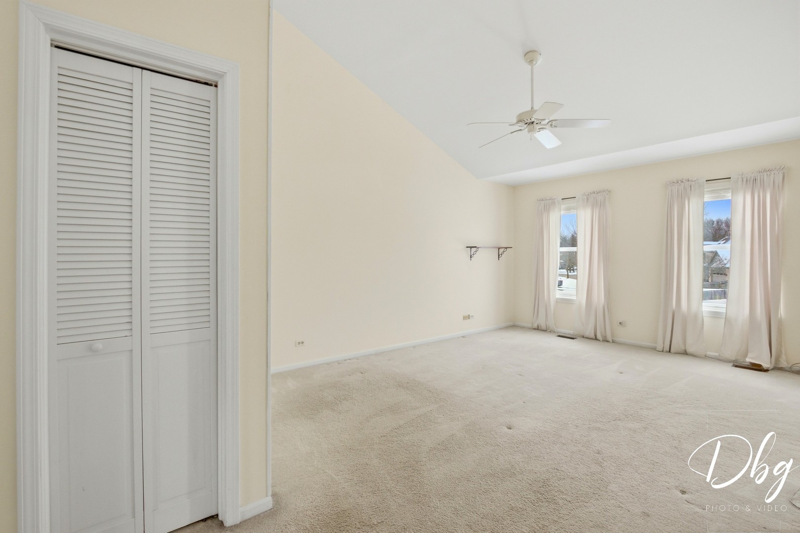 275 N Cambridge Court, Grayslake, IL 60030