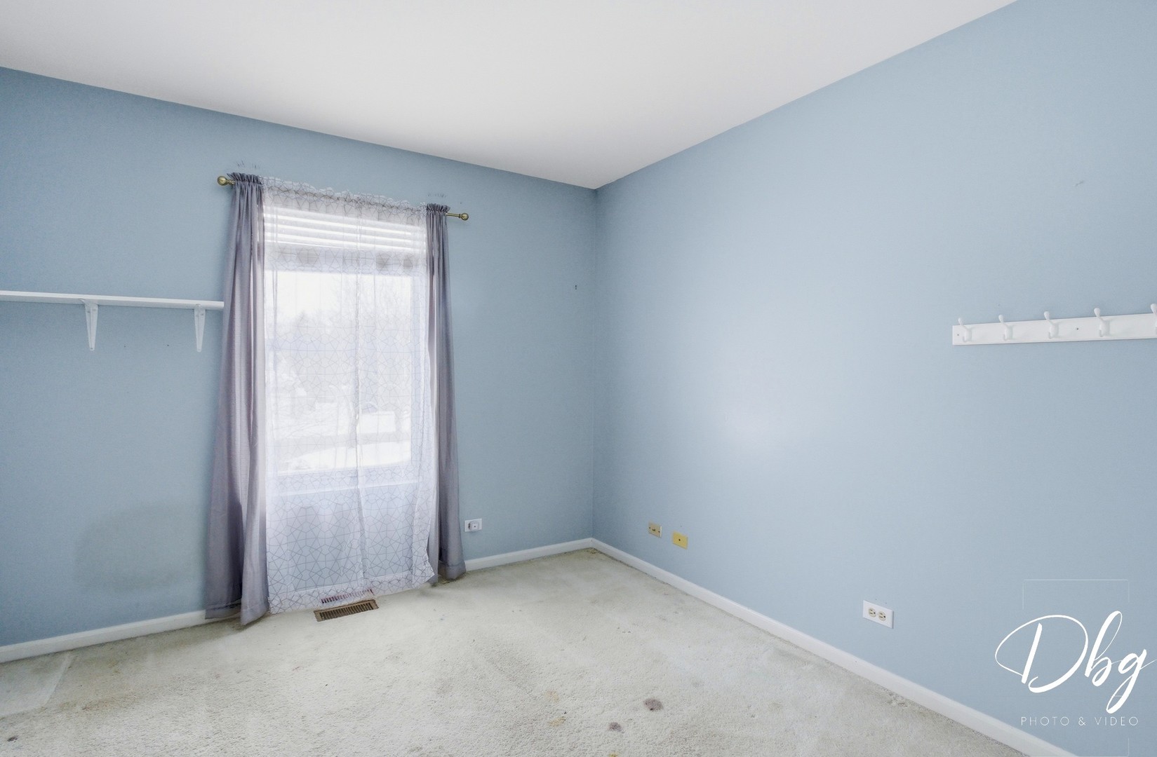 275 N Cambridge Court, Grayslake, IL 60030