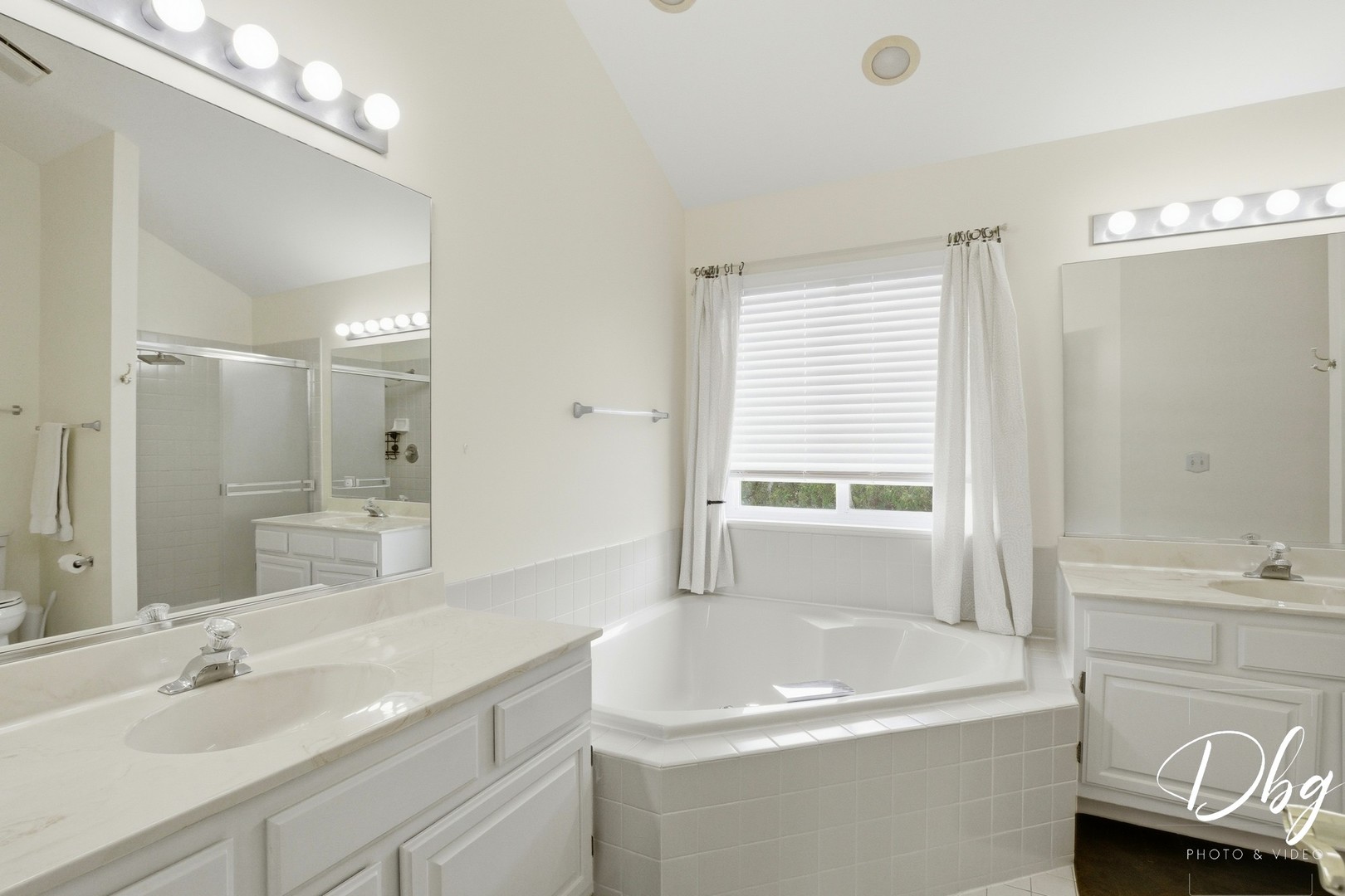 275 N Cambridge Court, Grayslake, IL 60030