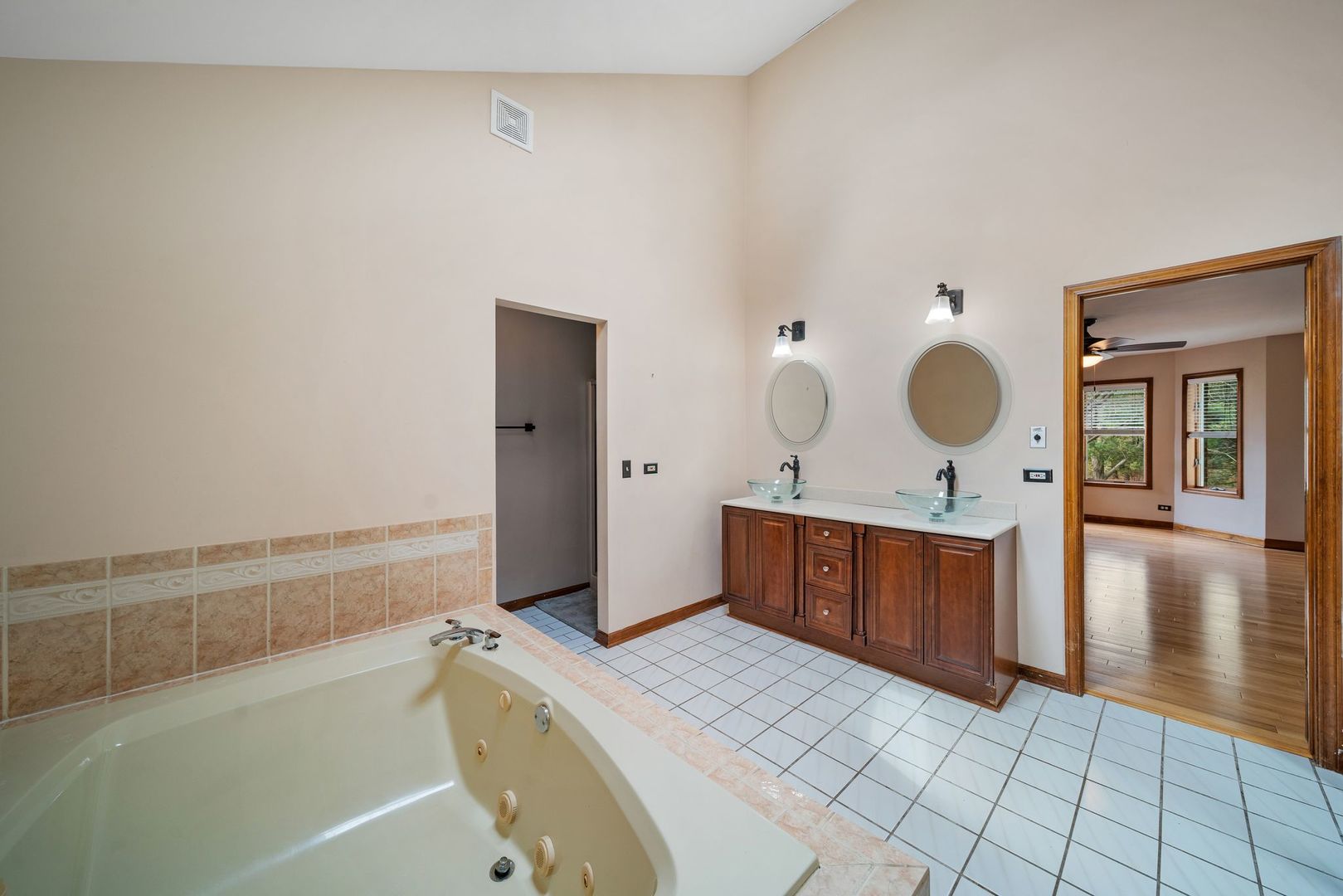 St. Charles, IL 60175