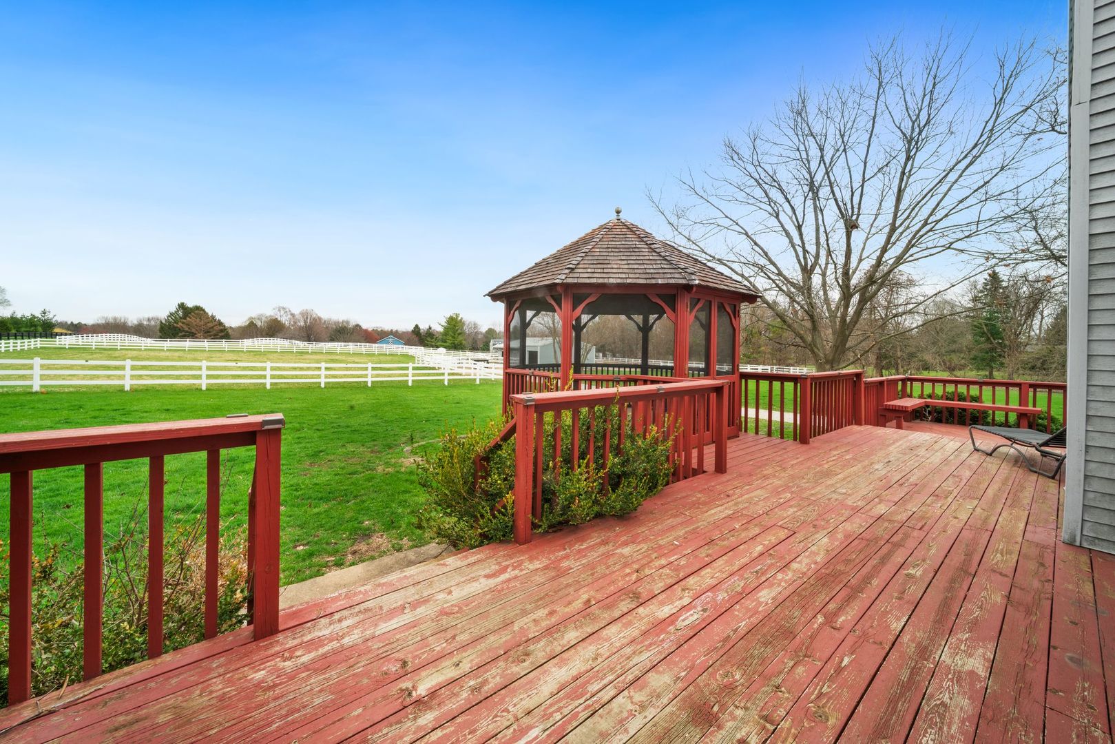 St. Charles, IL 60175