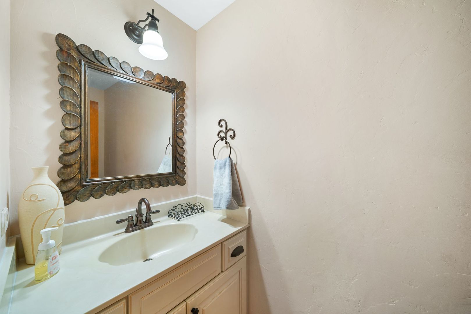 St. Charles, IL 60175