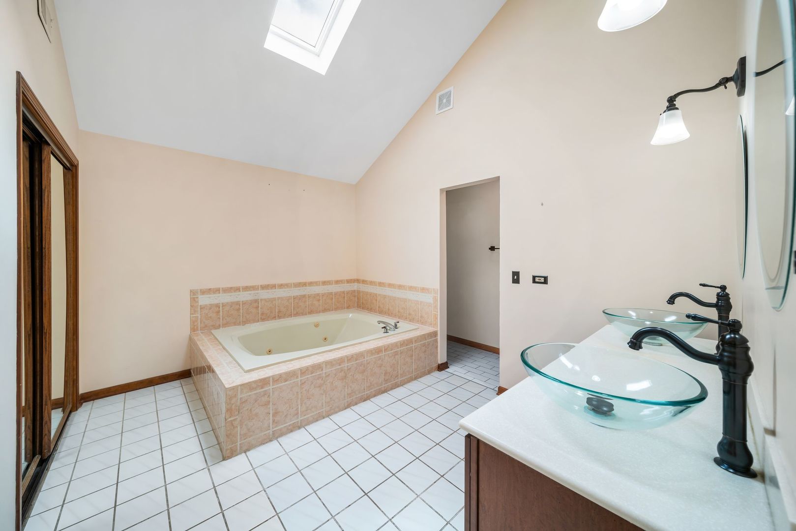 St. Charles, IL 60175