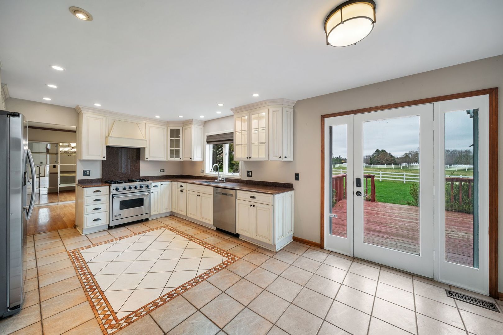 St. Charles, IL 60175