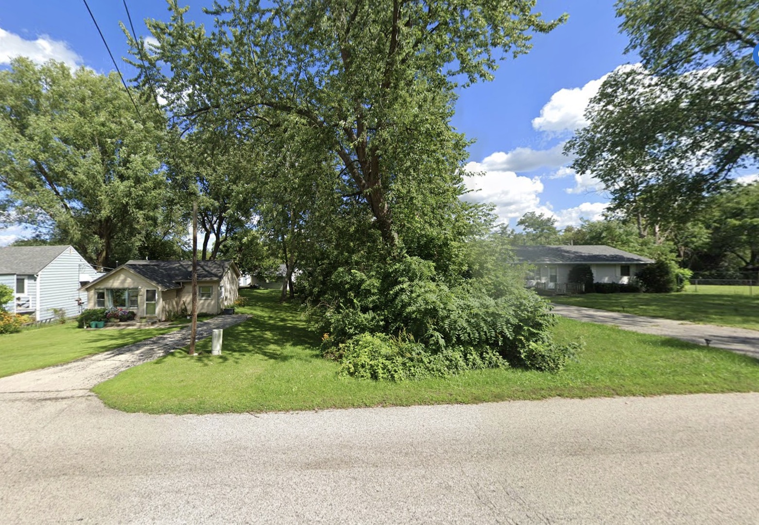 2908 Spring Road, Mccullom Lake, IL 60050