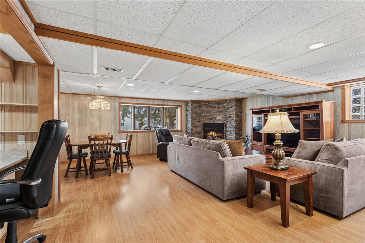 906 E Streamwood Boulevard, Streamwood, IL 60107