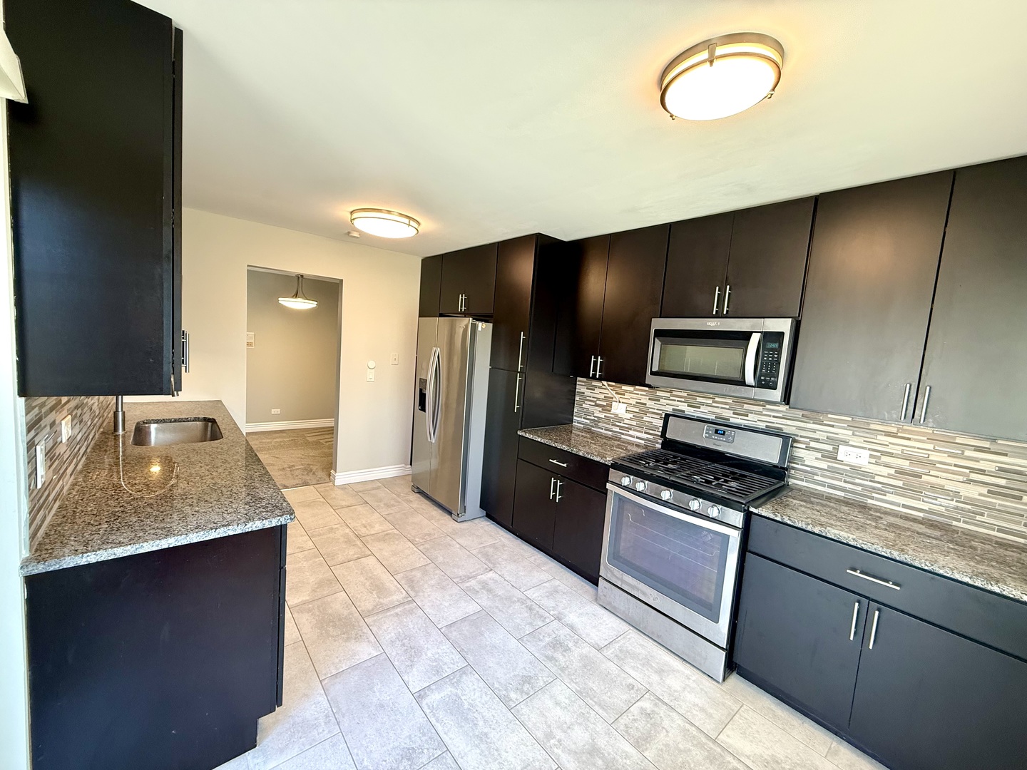 298 Maplewood Court #D2, Schaumburg, IL 60193