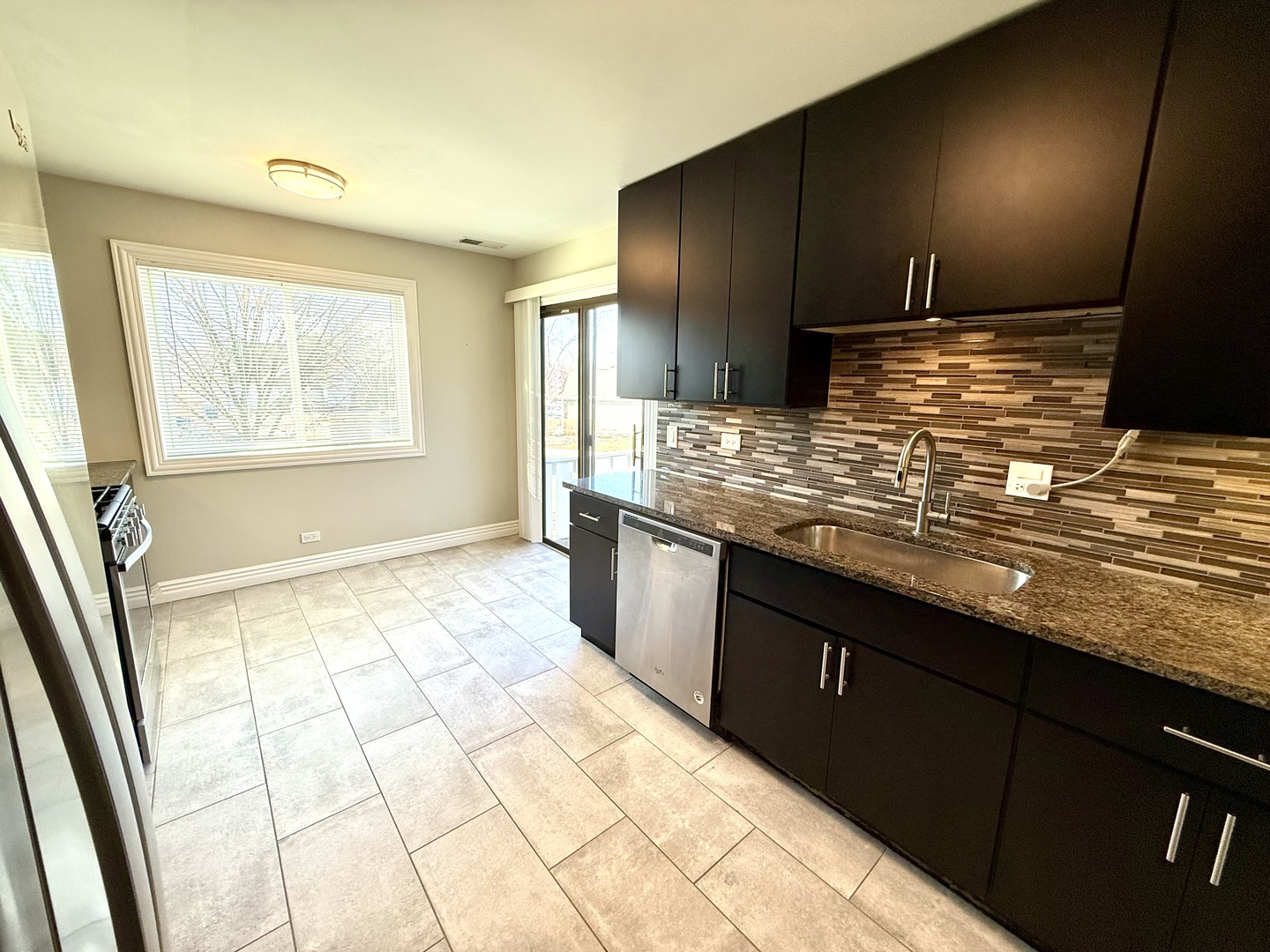 298 Maplewood Court #D2, Schaumburg, IL 60193