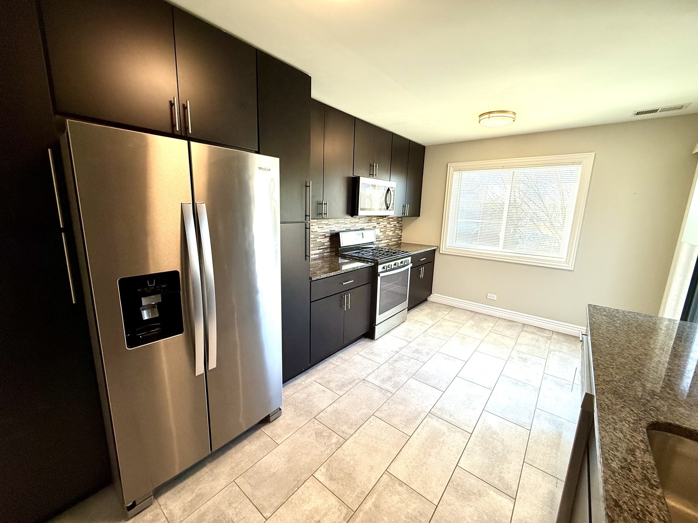 298 Maplewood Court #D2, Schaumburg, IL 60193