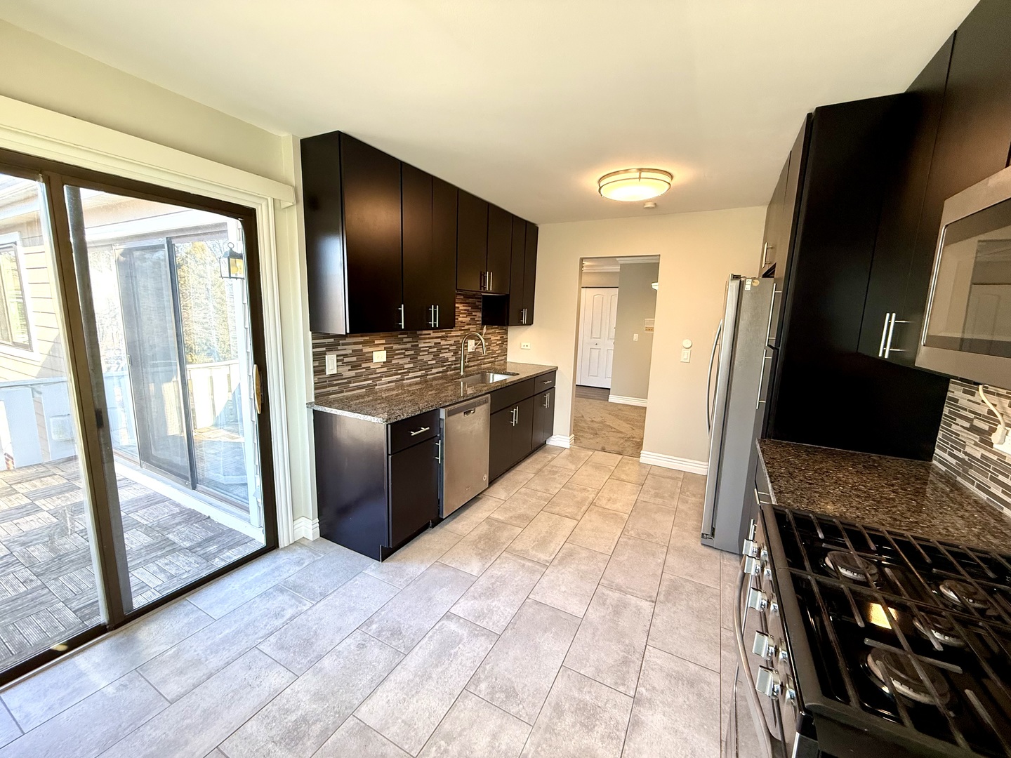 298 Maplewood Court #D2, Schaumburg, IL 60193