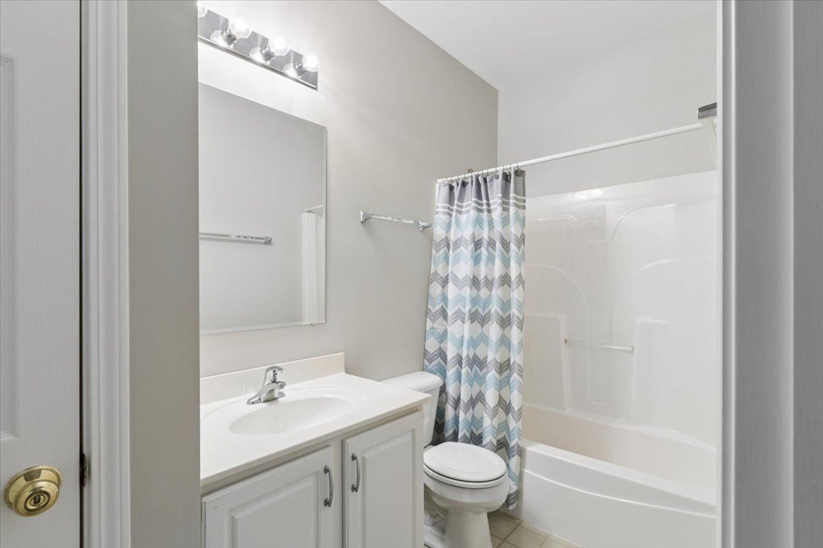 820 Bellevue Circle, Oswego, IL 60543