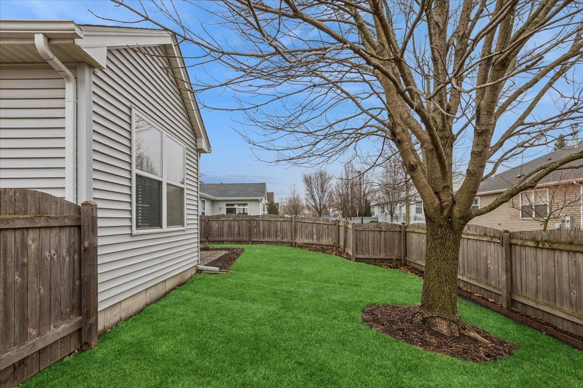 820 Bellevue Circle, Oswego, IL 60543