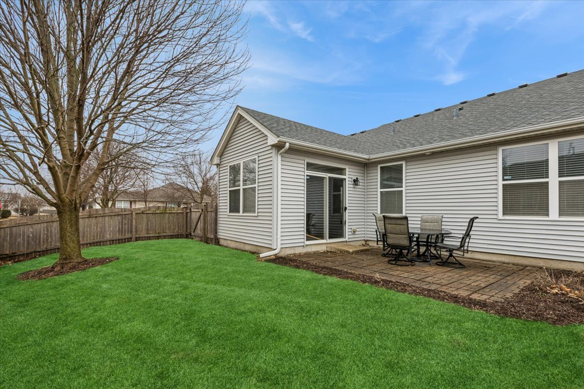 820 Bellevue Circle, Oswego, IL 60543