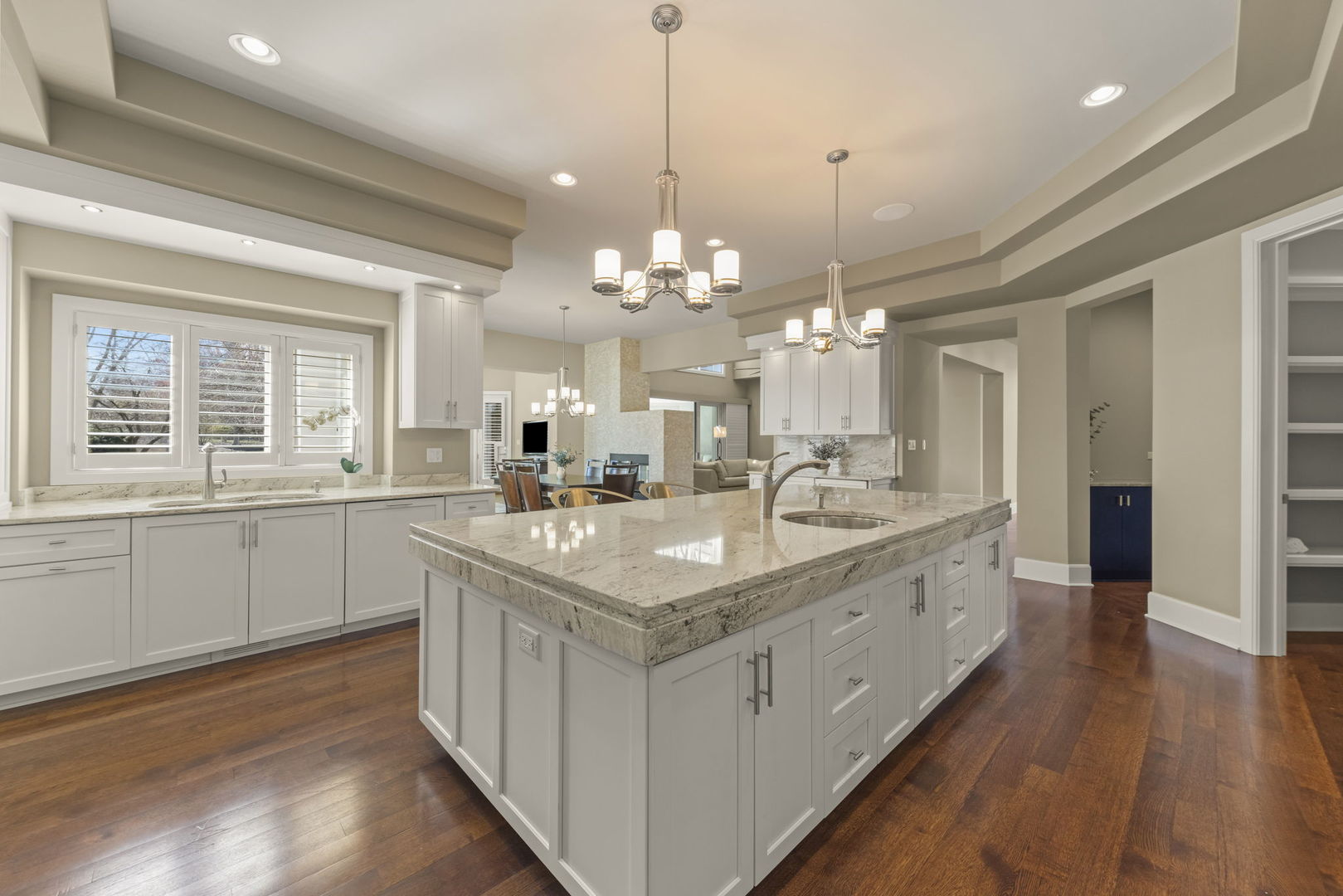 1807 Midwest Club Parkway, Oak Brook, IL 60523