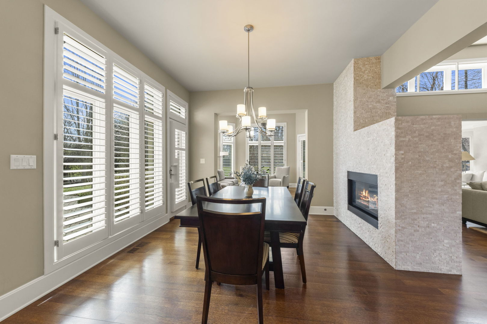 1807 Midwest Club Parkway, Oak Brook, IL 60523