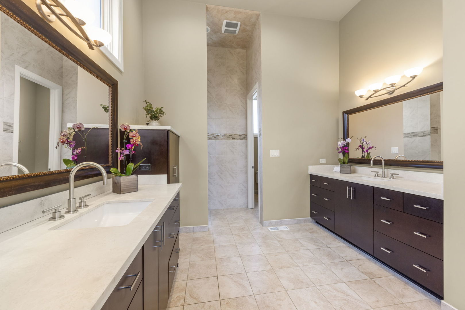 1807 Midwest Club Parkway, Oak Brook, IL 60523