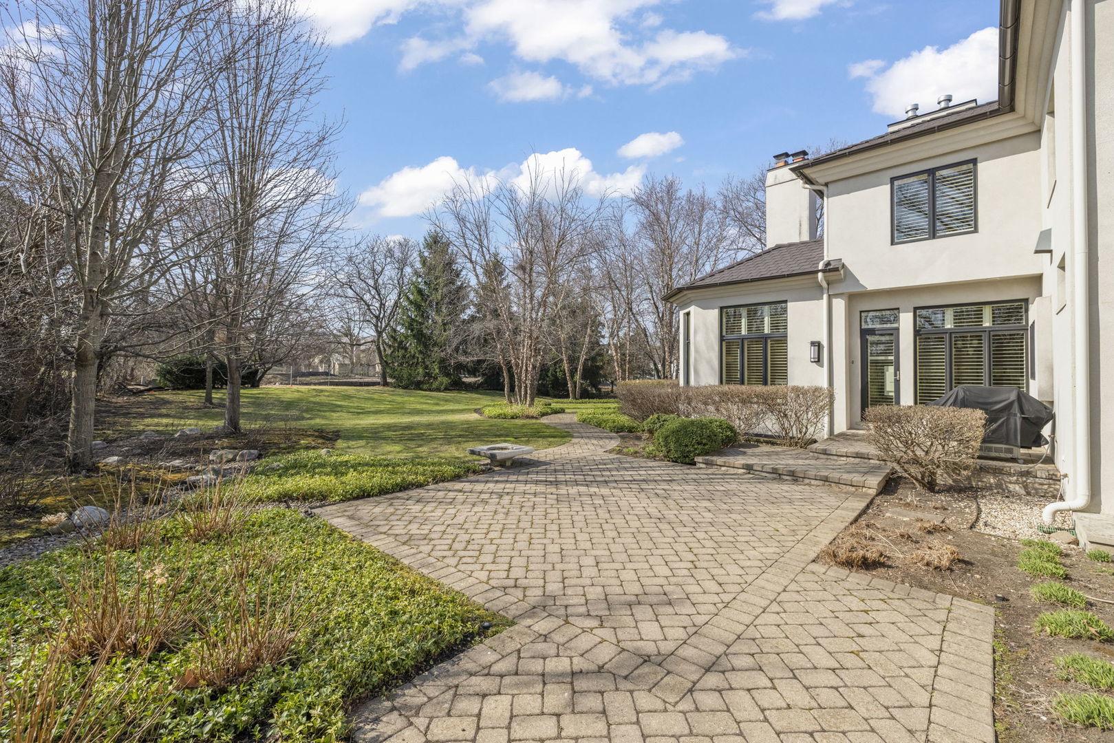 1807 Midwest Club Parkway, Oak Brook, IL 60523