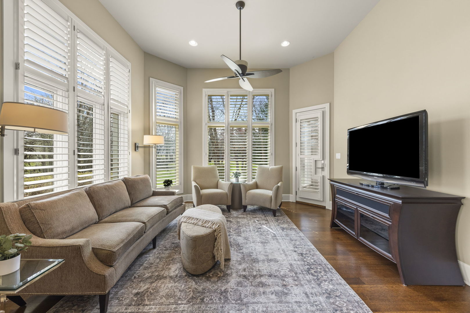 1807 Midwest Club Parkway, Oak Brook, IL 60523