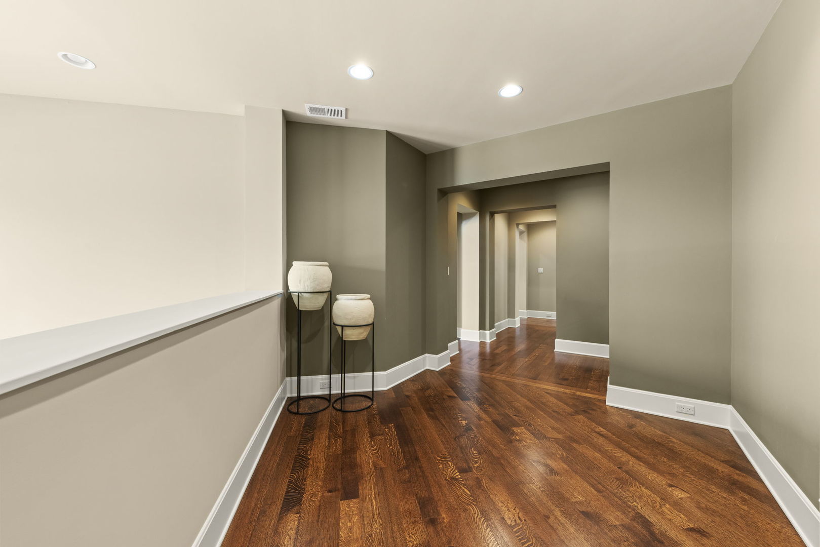 1807 Midwest Club Parkway, Oak Brook, IL 60523