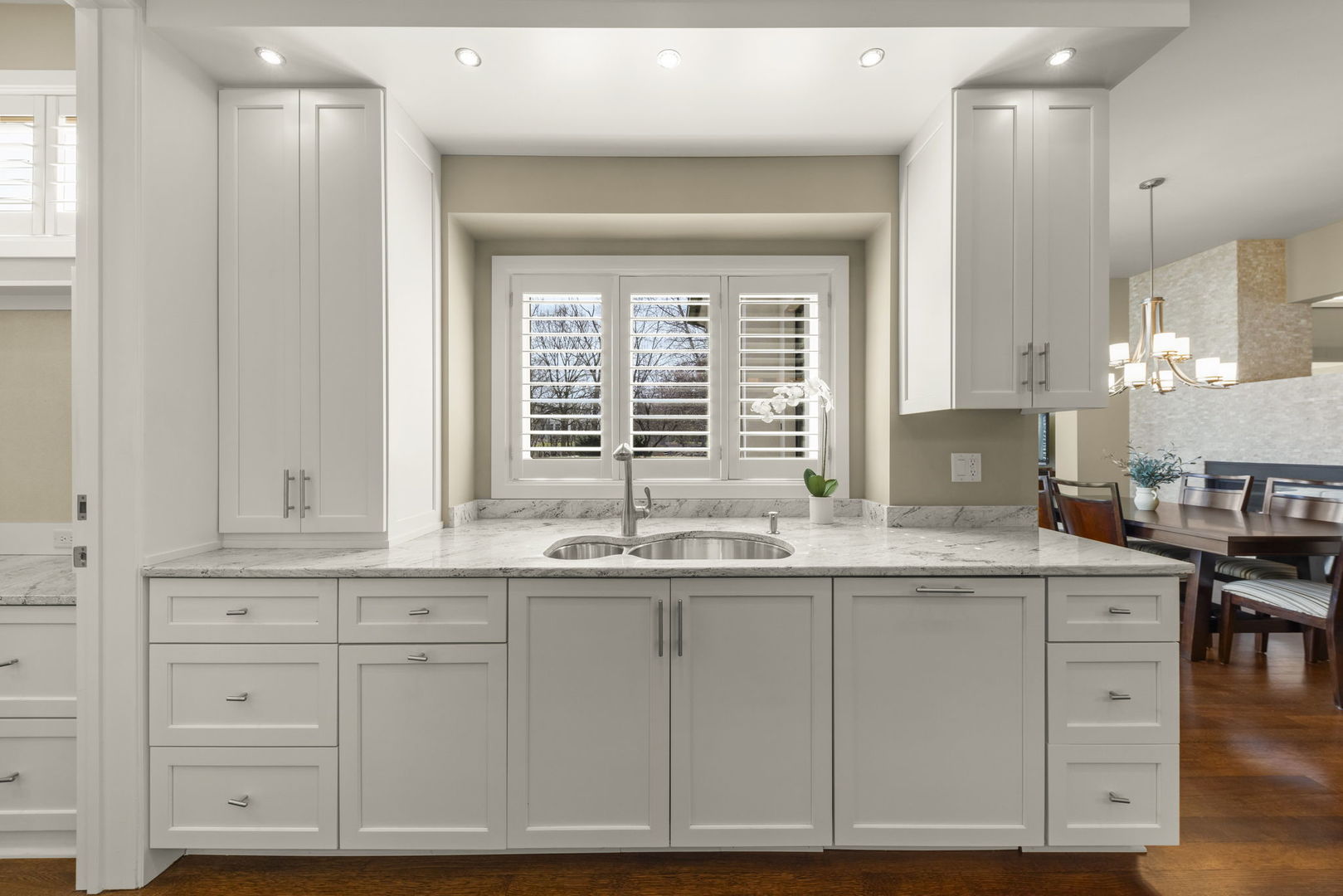 1807 Midwest Club Parkway, Oak Brook, IL 60523