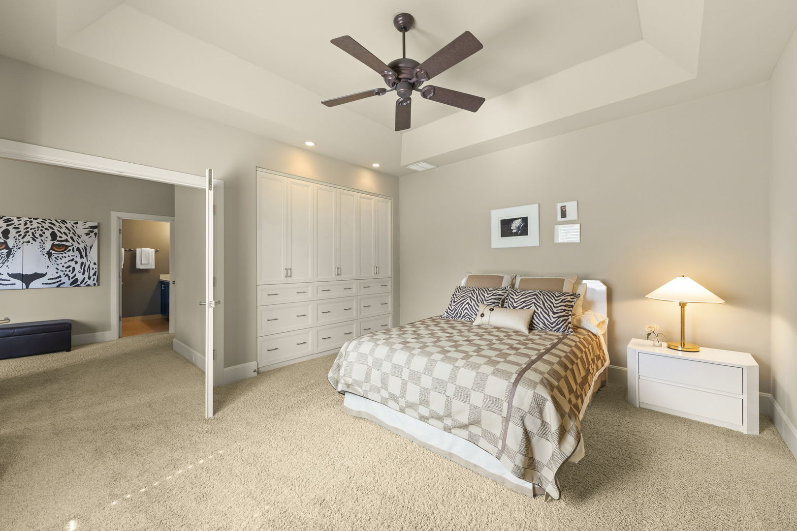 1807 Midwest Club Parkway, Oak Brook, IL 60523